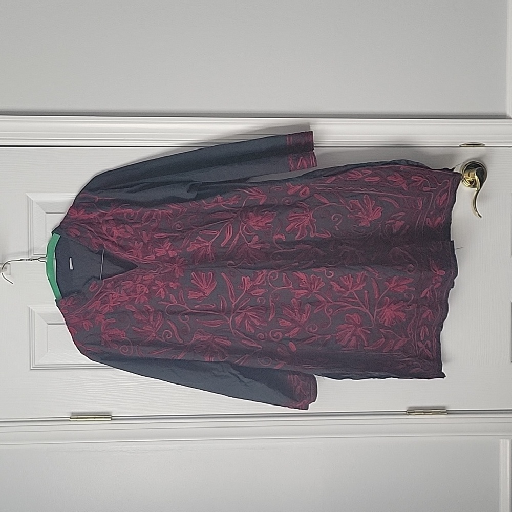 Long embroidered tunic top red flowers